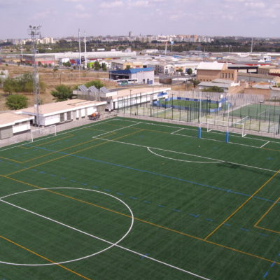 Campo de fútbol césped artificial