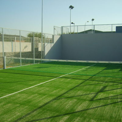 Pista de padel muro de hormigón